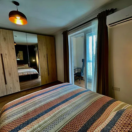 Airport Oasis: Private En-Suite with Self Check-In Mqabba Exterior photo