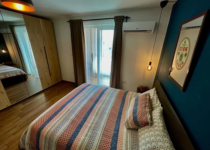 Airport Accommodation Bedroom With Your Own Private Bathroom Self Check In And Self Check Out Air-Condition Included